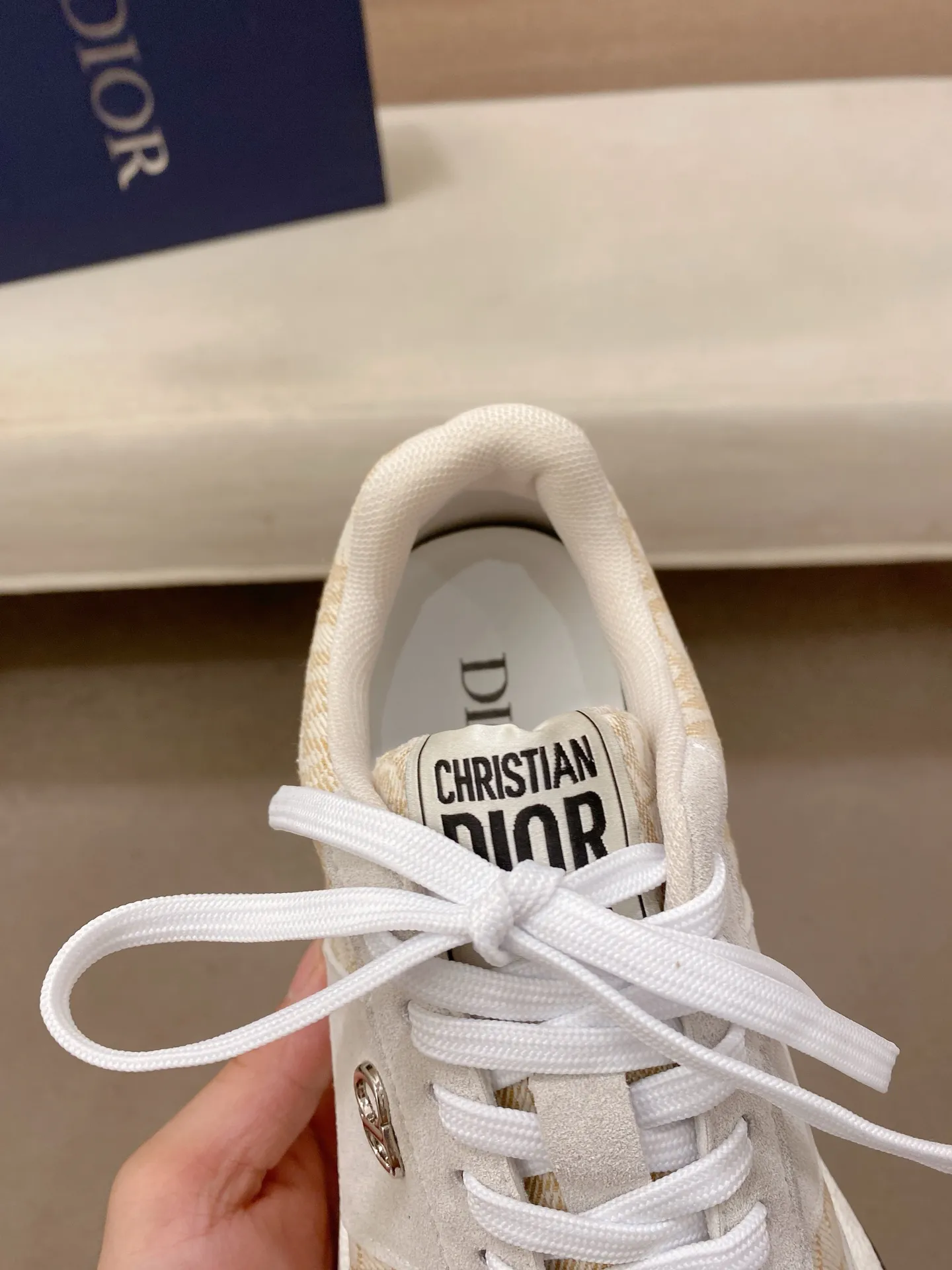 Men's shoes💰 462💰🇮🇹🇮🇹Dior d The new model is on sale at the same time at the counter. The upper 🇮🇹 is imported Italian first-layer cowhide, and the lining is fully imported sheepskin 💪💪. It is a complete 1⃣️ to 1⃣️ replica 🇮🇹💪💪, ⚠ Sole: The original sole is specially provided by the original factory. The exclusive movable molded sole is super comfortable. ⚠Original factory single goods, 🔍🔍high quality, you can enter and leave the counter at will, welcome to compare⚠. Code number: 38-44. Can be customized 45-46